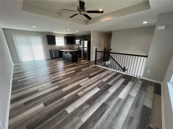 21806 Lucca CIR, Peculiar, MO 64078