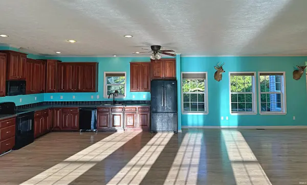 3862 N 1200 E ***, Loogootee, IN 47553