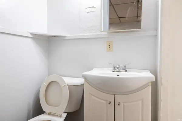 121 E Quincy ST, Garrett, IN 46738
