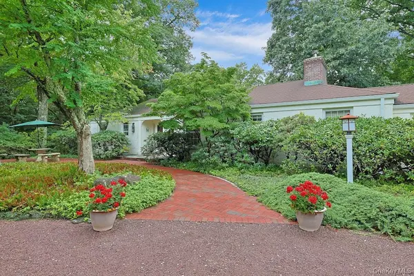 115 Whippoorwill RD, Armonk, NY 10504