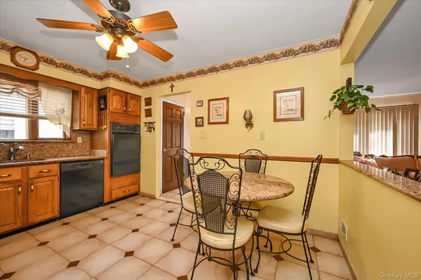 160-29 25th AVE, Whitestone, NY 11357