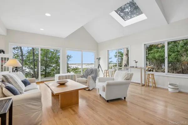 89 Harbor RD, Head Of The Harbor, NY 11780