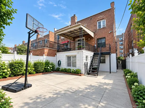 8427 Corona AVE, Elmhurst, NY 11373