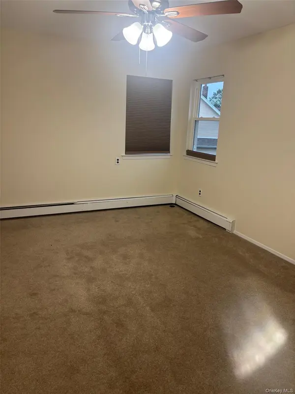 115 Park AVE #A, Hicksville, NY 11801