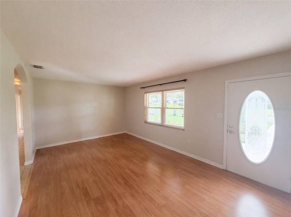 2716 CHARLESTON DR, Plant City, FL 33563