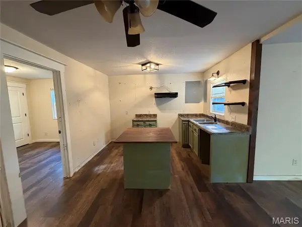 285 Meridian LN, Poplar Bluff, MO 63901
