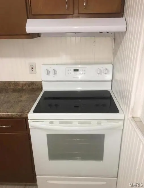 9266 Waldorf DR, Bellefontaine Nghbrs, MO 63137