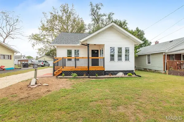 130 Harnett AVE, Wood River, IL 62095