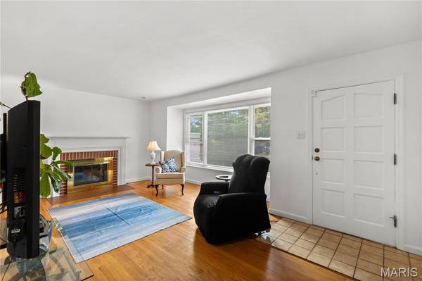 1252 Liggett AVE, Crestwood, MO 63126