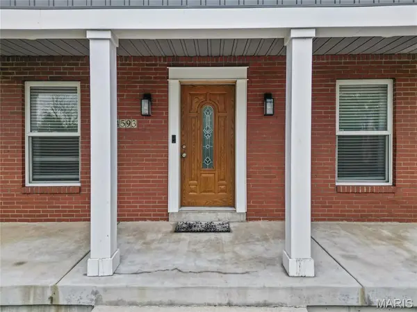4593 Old Baumgartner RD, Oakville, MO 63129