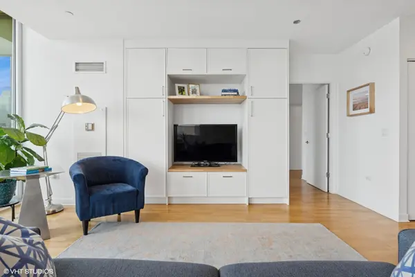 737 W Washington BLVD #3306, Chicago, IL 60661