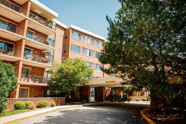 16 E Old Willow RD #206-S, Prospect Heights, IL 60070