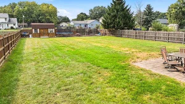 1416 Sandwich DR, Lake Holiday, IL 60548