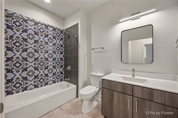 27 W Park BLVD #101, Villa Park, IL 60181