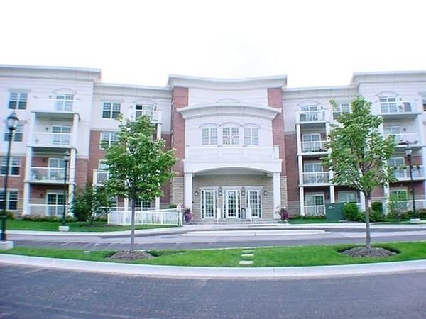 601 W RAND RD #108, Arlington Heights, IL 60004