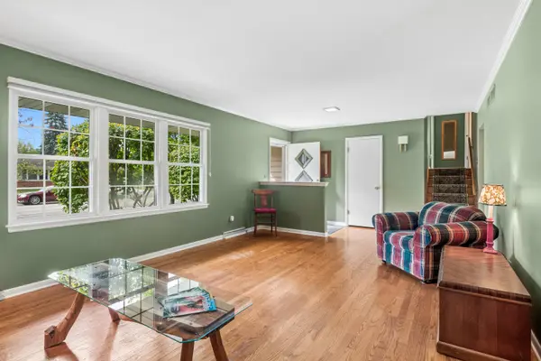 437 Tupelo AVE, Naperville, IL 60540