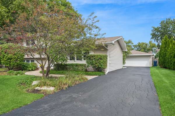 437 Tupelo AVE, Naperville, IL 60540