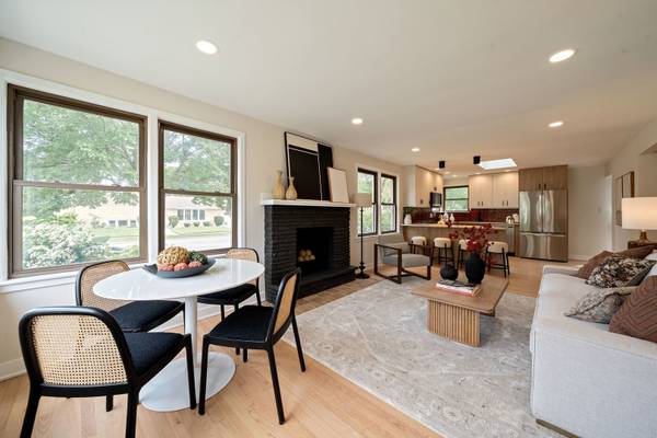 4333 W MAIN ST, Skokie, IL 60076