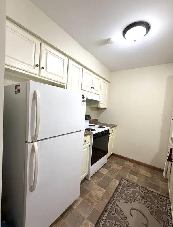 121 N West ST #16, Crown Point, IN 46307