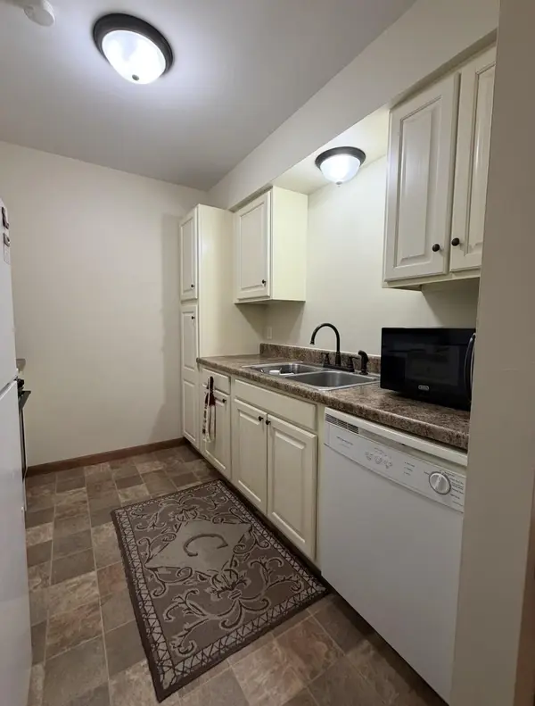 121 N West ST #16, Crown Point, IN 46307