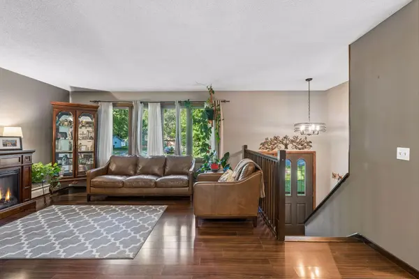 8485 Red Oak DR, Mounds View, MN 55112