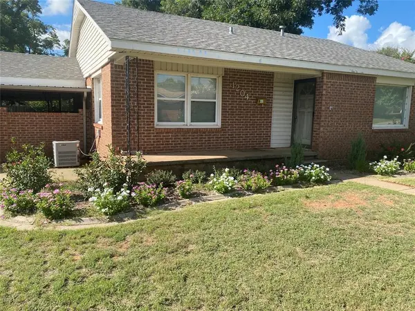 1204 W C AVE, Elk City, OK 73644