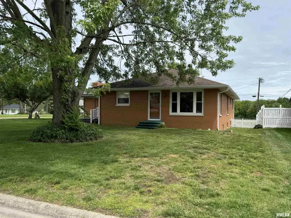 100 Belcher DR, Anna, IL 62906
