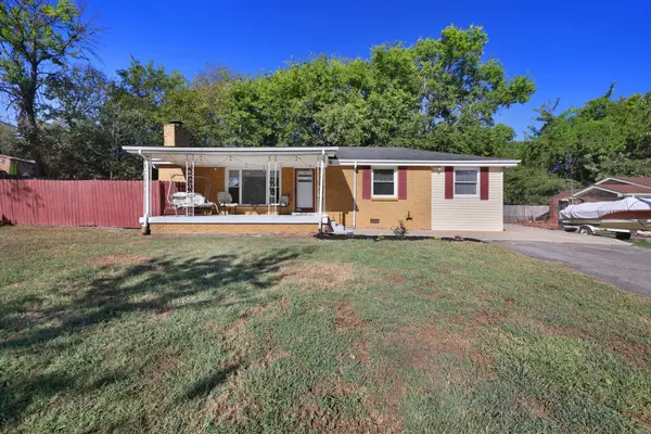98 Curtiswood Dr, Hendersonville, TN 37075