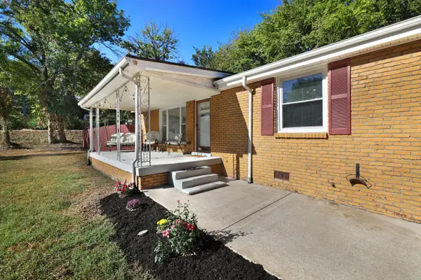 98 Curtiswood Dr, Hendersonville, TN 37075