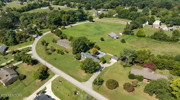 1910 Smoky View Circle, Maryville, TN 37801