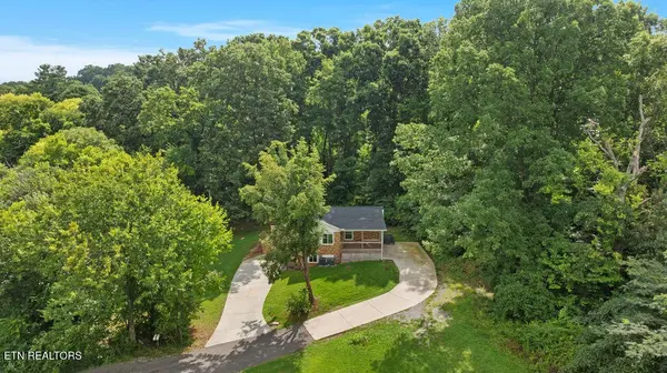 616 Kinzel Ave, Maryville, TN 37804