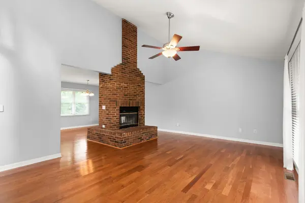 2798 Critz Ln, Thompsons Station, TN 37179