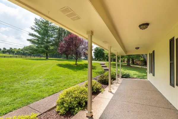 2798 Critz Ln, Thompsons Station, TN 37179