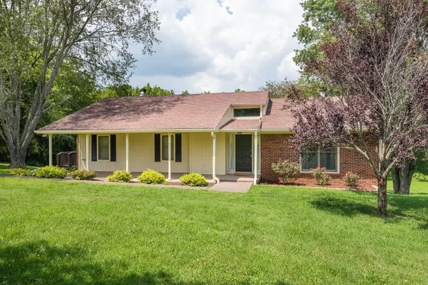 2798 Critz Ln, Thompsons Station, TN 37179