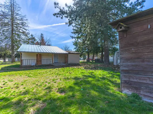 323 E D St, Deer Park, WA 99006