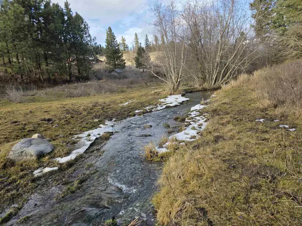 2477 Cedonia-Addy Rd, Addy, WA 99101