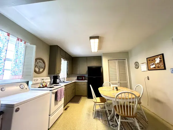 236 Random Rd, Arkansas City, KS 67005