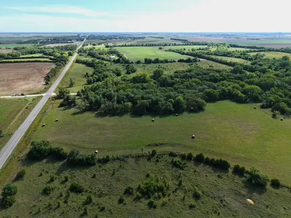 00001 27th Ave, Canton, KS 67428