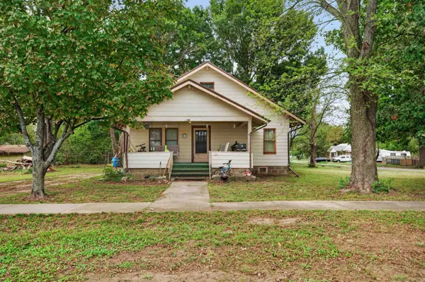 243 W Adams St, Howard, KS 67349