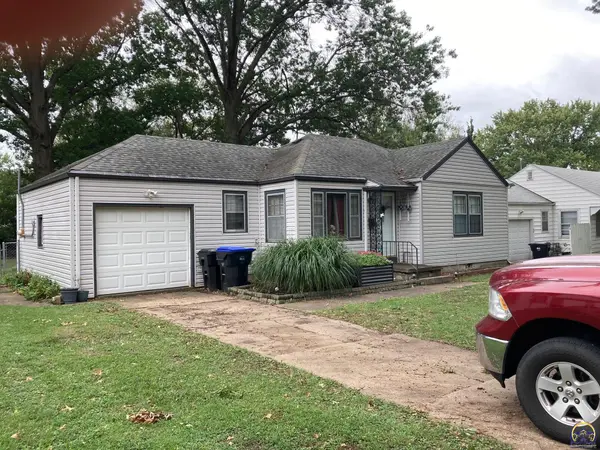 2150 SW Plass AVE, Topeka, KS 66611