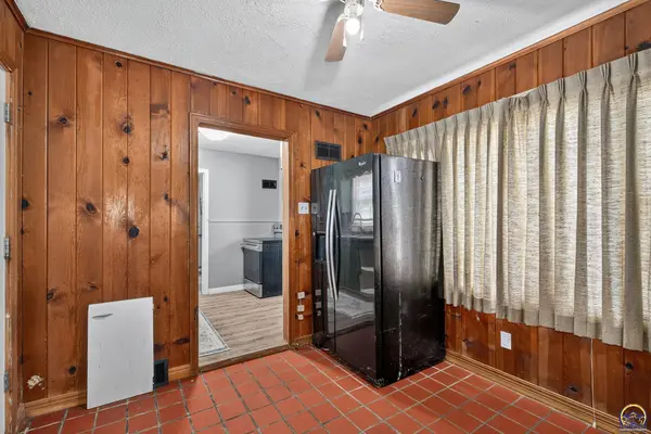 3104 SE Colorado AVE, Topeka, KS 66605