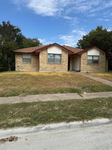 705 Angle Ridge Circle, Garland, TX 75043