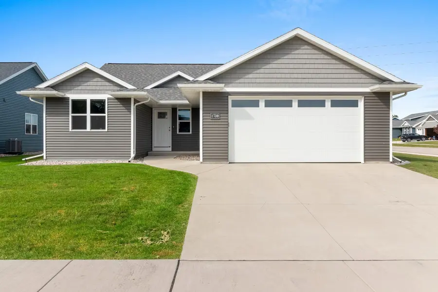 1739 HONOR ST, Neenah, WI 54956