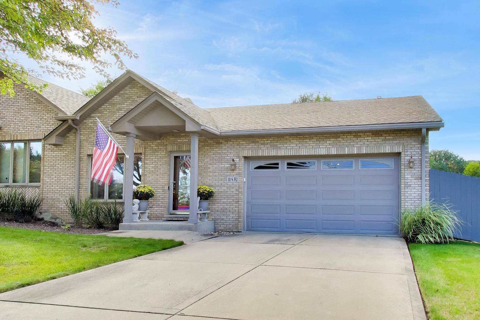 11S352 Deer Trail CT, Burr Ridge, IL 60527