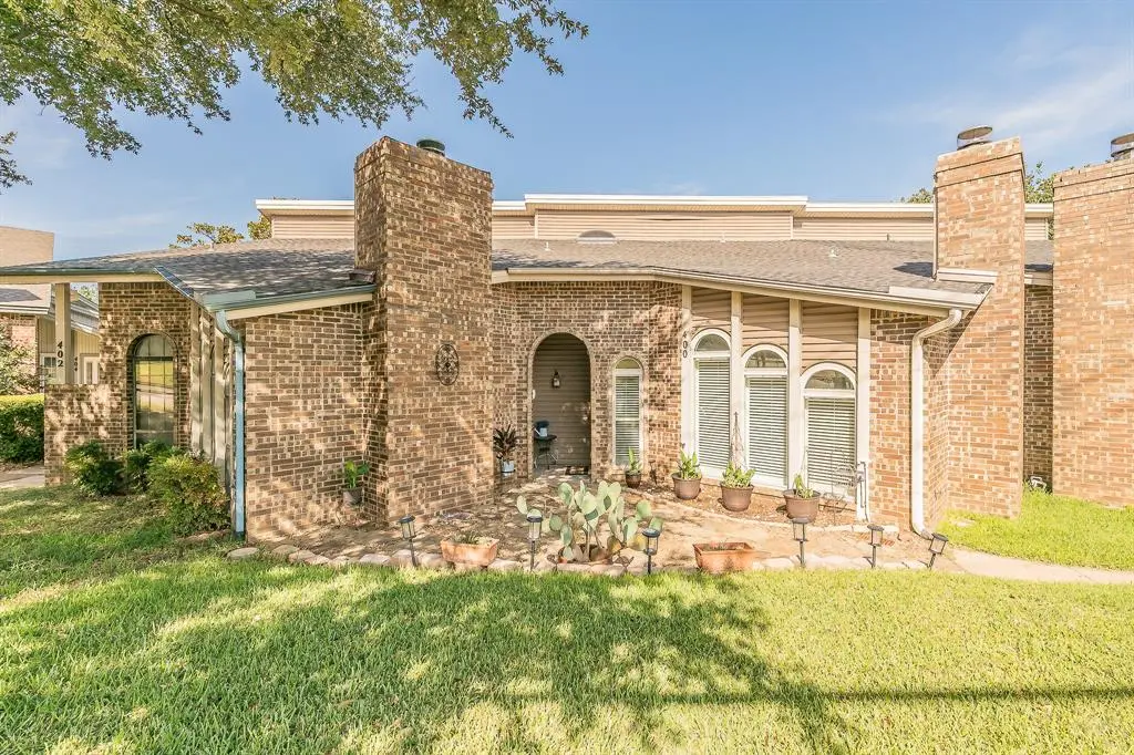 400 S Fielder Road, Arlington, TX 76013