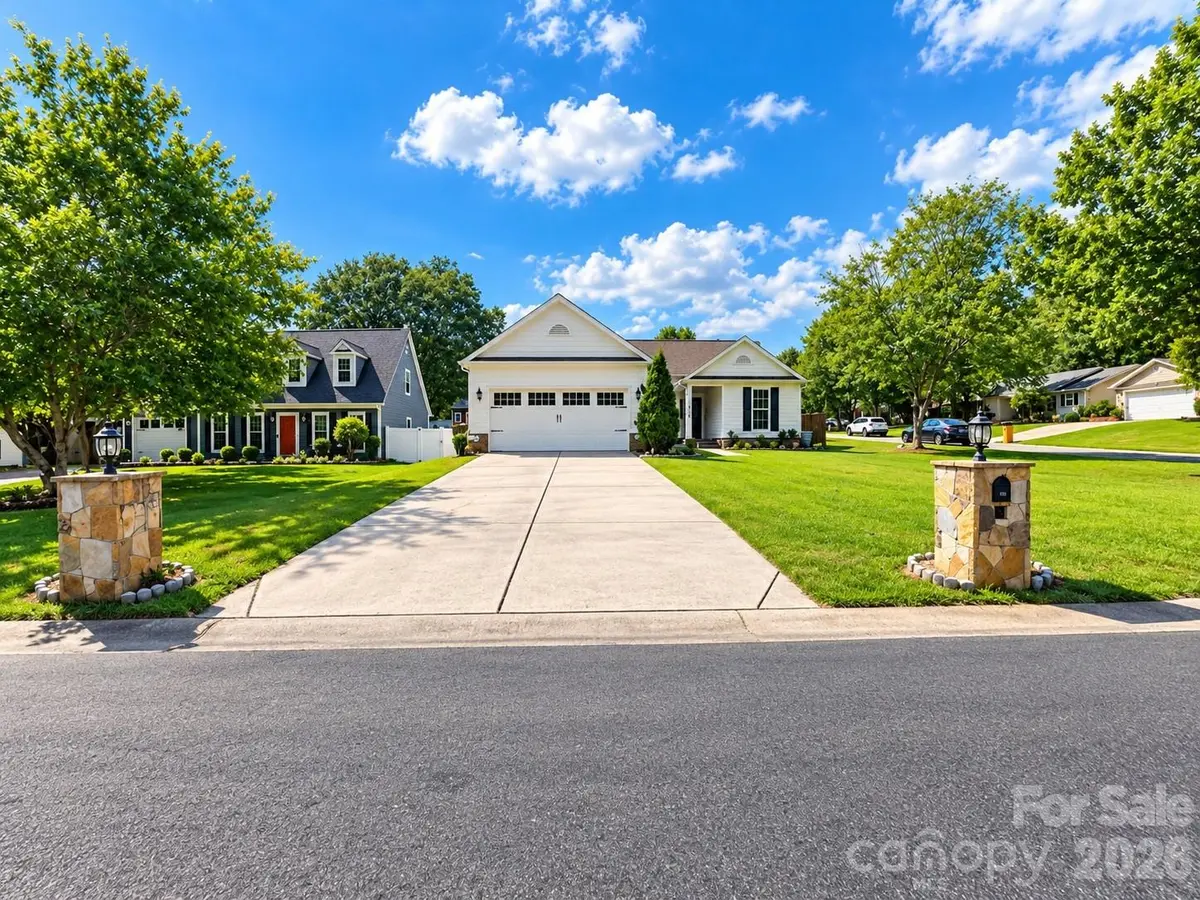 11619 Bowsby CT, Charlotte, NC 28215