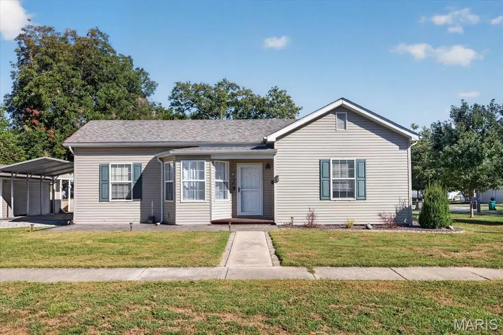 1411 Jefferson ST, Carlyle, IL 62231
