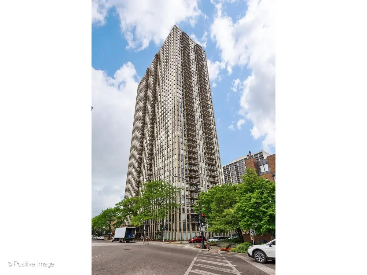 1660 N LaSalle DR #3403, Chicago, IL 60614