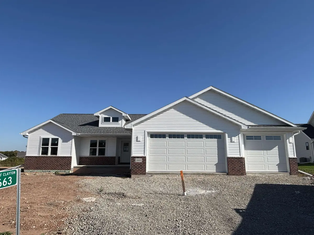 2663 LAWRENCE LN, Neenah, WI 54956