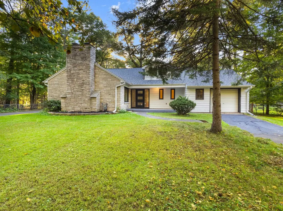 N3027 WOODLAND RD, Marinette, WI 54143